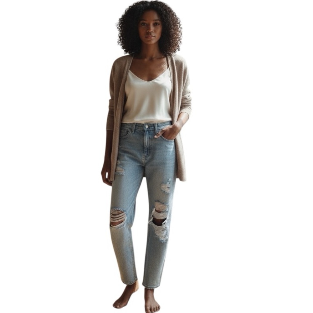 NWT Hollister Distressed Curvy Ultra High Rise Straight Jeans Size 7R/28